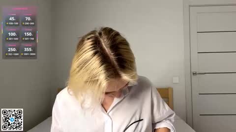 Lola online show from 11/14/25, 02:38