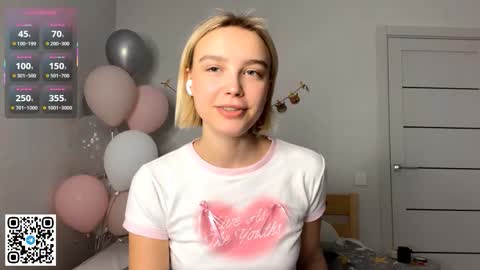 Lola online show from 11/23/25, 03:12