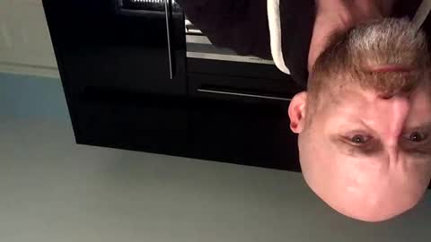 Snapshot of pc2334 chatting on 10/26/25, 10:43 pc2334 online show from 10/26/25, 10:43