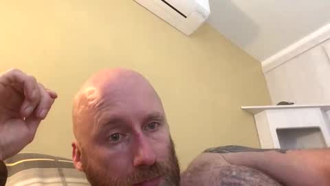 Snapshot of pc2334 chatting on 10/27/25, 11:47 pc2334 online show from 10/27/25, 11:47