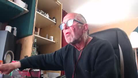 Snapshot of pc8474408 chatting on 05/06/26, 10:42 pc8474408 online show from 05/06/26, 10:42