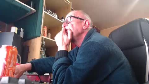 Snapshot of pc8474408 chatting on 05/11/26, 01:11 pc8474408 online show from 05/11/26, 01:11