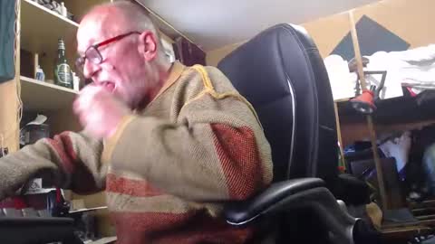 Snapshot of pc8474408 chatting on 05/20/26, 06:25 pc8474408 online show from 05/20/26, 06:25