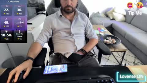 Snapshot of pc92160 chatting on 08/05/26, 04:32 pc92160 online show from 08/05/26, 04:32