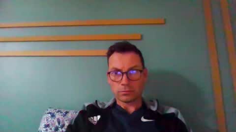 Snapshot of pchittt chatting on 12/14/24, 01:27 pchittt online show from 12/14/24, 01:27