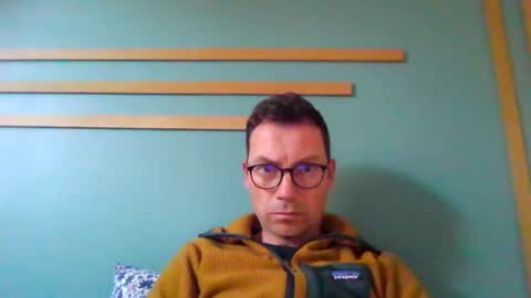 Snapshot of pchittt chatting on 12/27/24, 02:12 pchittt online show from 12/27/24, 02:12