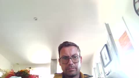 Snapshot of pchittt chatting on 10/17/25, 10:18 pchittt online show from 10/17/25, 10:18