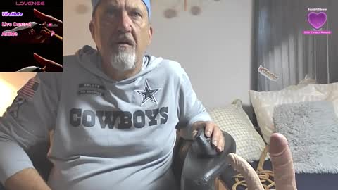 Snapshot of peacetous chatting on 11/06/25, 04:35 Marc online show from 11/06/25, 04:35