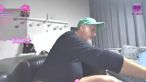 Snapshot of peacetous chatting on 11/23/25, 04:12 Marc online show from 11/23/25, 04:12