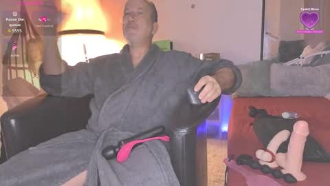 Snapshot of peacetous chatting on 02/13/26, 04:41 Marc online show from 02/13/26, 04:41