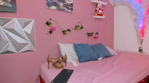 Snapshot of peach_babe_ chatting on 07/15/26, 03:34 Peach online show from 07/15/26, 03:34
