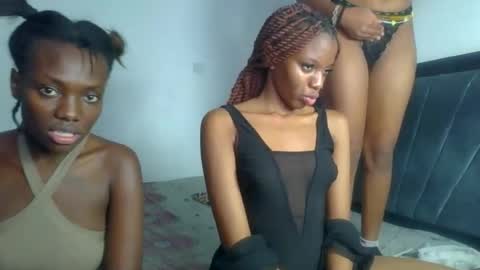 peach_ebonny online show from 05/23/26, 06:45