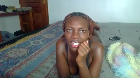 Snapshot of peach_ebonny chatting on 06/06/26, 07:13 peach_ebonny online show from 06/06/26, 07:13