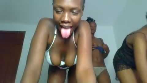 Snapshot of peach_ebonny chatting on 06/29/26, 10:15 peach_ebonny online show from 06/29/26, 10:15