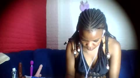 peach_melbah online show from 06/19/26, 09:24