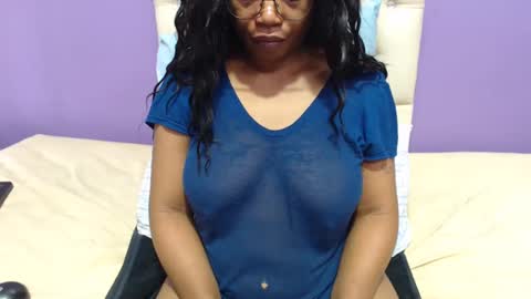 Snapshot of peachassxx chatting on 02/23/25, 12:37 peachy online show from 02/23/25, 12:37