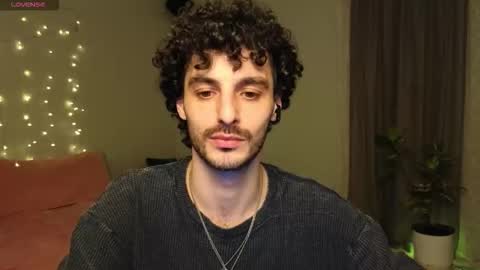 Snapshot of peachcreamcouple chatting on 11/05/25, 12:32 Lexy Peach online show from 11/05/25, 12:32