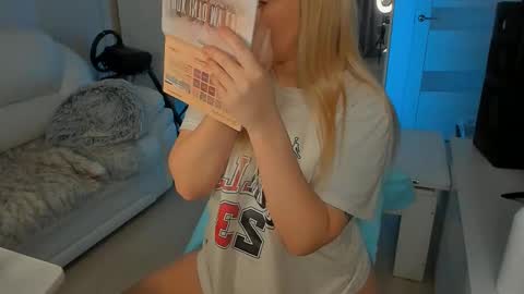 Snapshot of peachju1cy chatting on 03/09/25, 02:50 peachju1cy online show from 03/09/25, 02:50