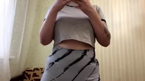 Snapshot of peachpufff chatting on 08/06/26, 04:31 Molly online show from 08/06/26, 04:31