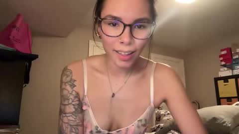 peachteases online show from 04/25/26, 04:15