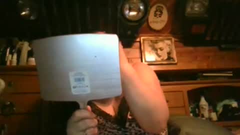 Snapshot of peachtree197 chatting on 12/31/24, 01:57 peachtree197 online show from 12/31/24, 01:57