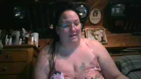 Snapshot of peachtree197 chatting on 01/02/25, 01:06 peachtree197 online show from 01/02/25, 01:06