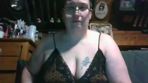 Snapshot of peachtree197 chatting on 02/12/26, 04:18 peachtree197 online show from 02/12/26, 04:18