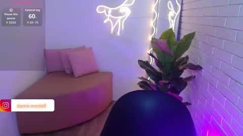 peachy_tay online show from 11/06/25, 11:33