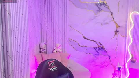 peachy_tay online show from 05/04/26, 11:28