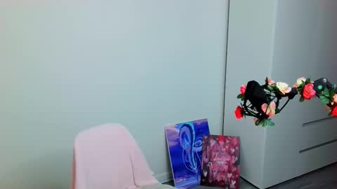 Snapshot of peachybabe__ chatting on 12/19/25, 04:25 Peachy online show from 12/19/25, 04:25