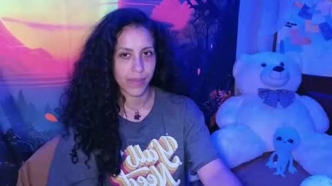 Snapshot of peachykeentv chatting on 12/03/24, 05:20 PeachyKeenTV online show from 12/03/24, 05:20