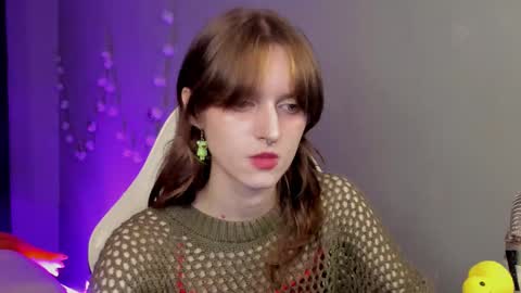 Snapshot of peachymaybe chatting on 09/24/25, 02:48 Peachy not a bb baby love or something Please call me Peachy online show from 09/24/25, 02:48