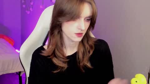 Snapshot of peachymaybe chatting on 10/15/25, 01:06 Peachy not a bb baby love or something Please call me Peachy online show from 10/15/25, 01:06