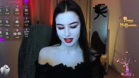 Chloe online show from 10/31/25, 02:51