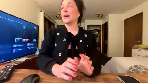 Snapshot of peachyxobsession chatting on 02/08/26, 02:59 PeachyObsession online show from 02/08/26, 02:59