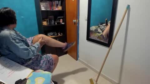 Tangerine Penaut online show from 12/15/25, 09:19