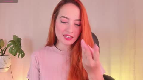 Snapshot of pear__moon chatting on 10/19/25, 01:06 LILLY online show from 10/19/25, 01:06