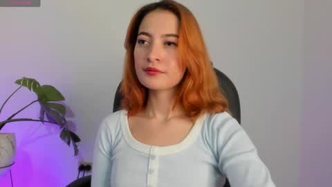 Snapshot of pear__moon chatting on 05/25/26, 06:08 LILLY online show from 05/25/26, 06:08