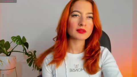 Snapshot of pear__moon chatting on 06/19/26, 03:11 LILLY online show from 06/19/26, 03:11