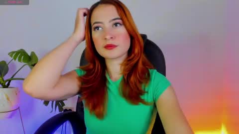 Snapshot of pear__moon chatting on 06/21/26, 06:05 LILLY online show from 06/21/26, 06:05