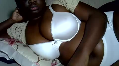 Keci online show from 10/12/25, 03:49