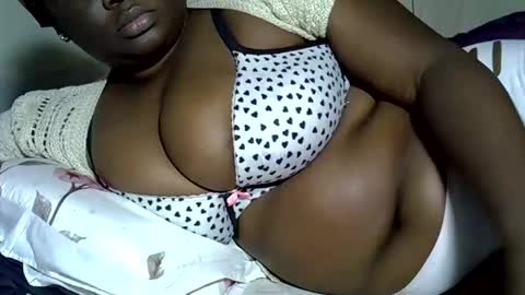 Keci online show from 11/19/25, 01:22