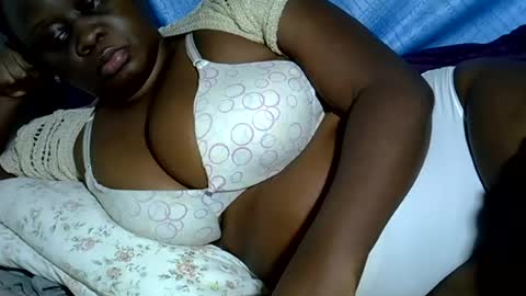 Snapshot of pearl_33 chatting on 06/06/26, 01:05 Keci online show from 06/06/26, 01:05