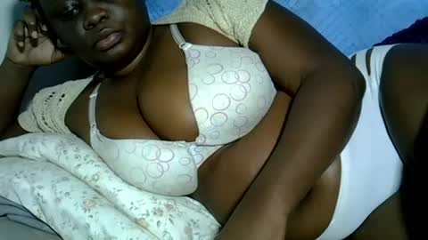Snapshot of pearl_33 chatting on 06/13/26, 10:24 Keci online show from 06/13/26, 10:24