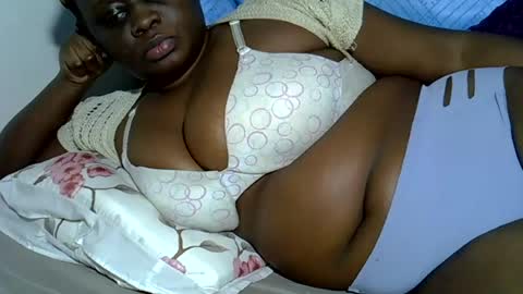 Snapshot of pearl_33 chatting on 06/15/26, 07:16 Keci online show from 06/15/26, 07:16