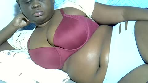Snapshot of pearl_33 chatting on 06/16/26, 01:58 Keci online show from 06/16/26, 01:58