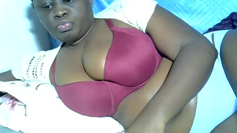 Snapshot of pearl_33 chatting on 06/17/26, 02:03 Keci online show from 06/17/26, 02:03