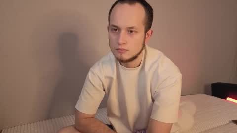 Snapshot of pearl_couple chatting on 03/05/26, 09:05 Rina and Max online show from 03/05/26, 09:05