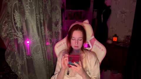 Snapshot of pearlprincess_ chatting on 02/06/26, 10:02 Adelina online show from 02/06/26, 10:02