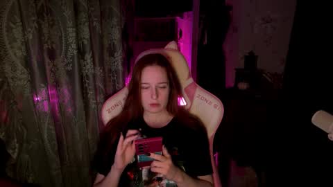 Snapshot of pearlprincess_ chatting on 03/22/26, 11:52 Adelina online show from 03/22/26, 11:52